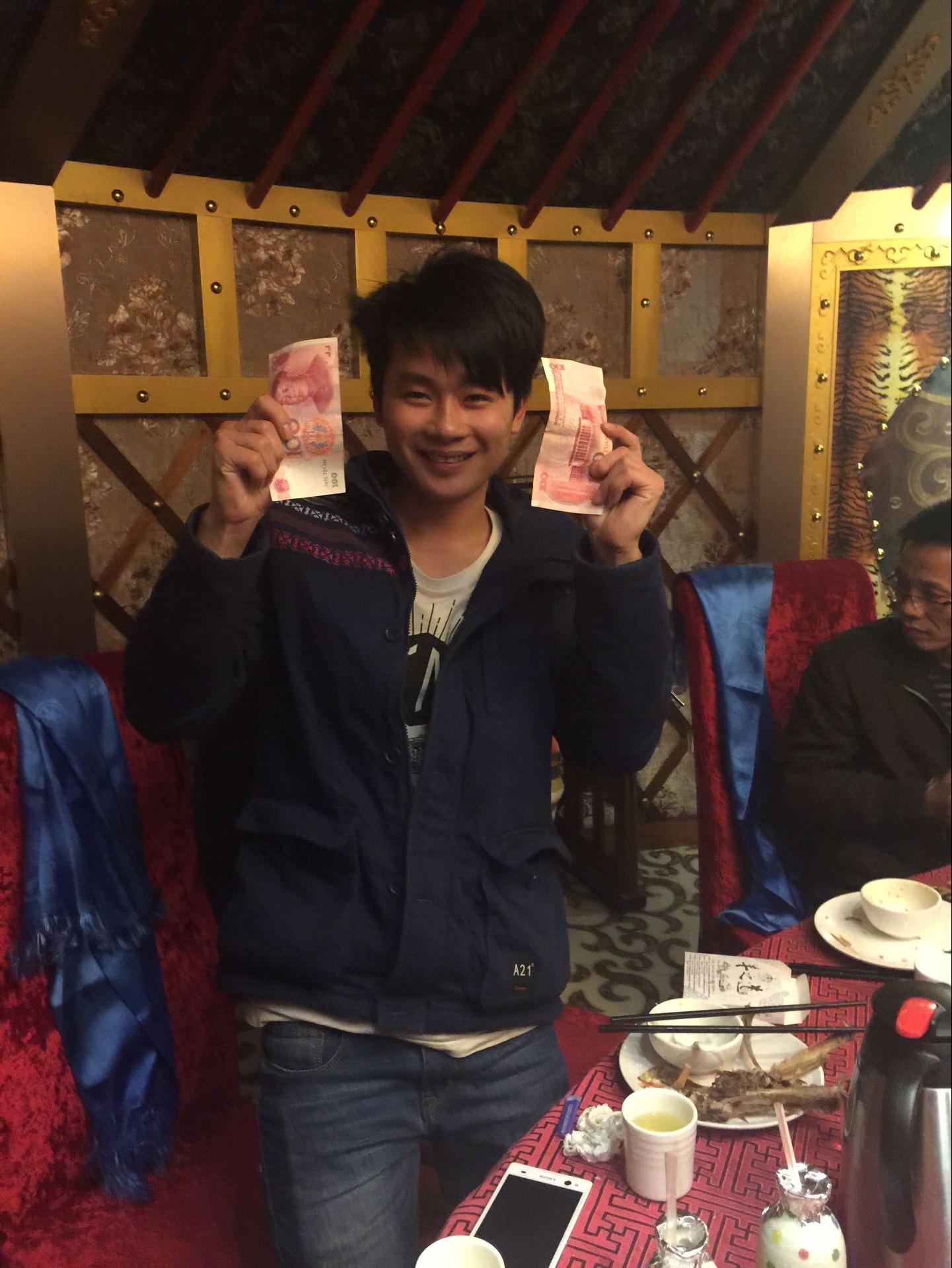 科颐办公年会游戏之俄罗轮盘赢大奖